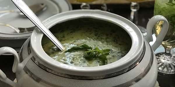 طرز تهیه سوپ اسفناج با شیر و خامه , دستور پخت سوپ اسفناج با قارچ و جو