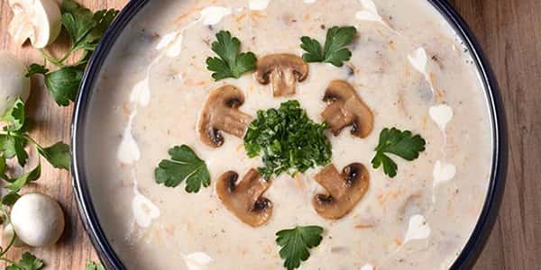 طرز تهیه سوپ قارچ رستورانی خوشمزه و مجلسی , دستور پخت سوپ قارچ با مرغ و شیر و جو