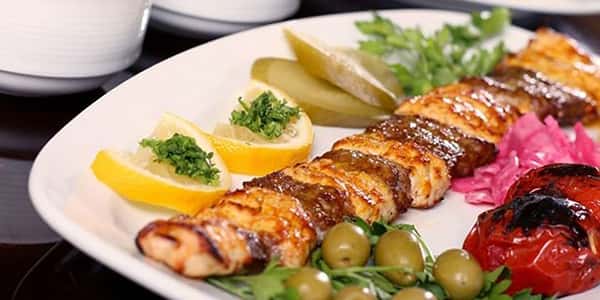 طرز تهیه کباب بختیاری تابه ای در فر , دستور پخت کباب بختیاری با گوشت چرخ کرده سیخ چوبی تصویری , xvc jidi fhf fojdhvd
