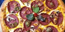 طرز تهیه پیتزا پپرونی